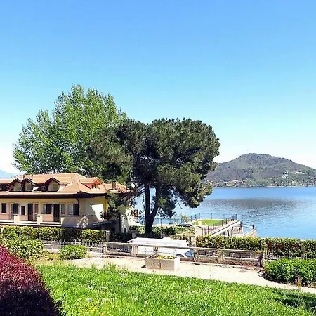 Sleeps 4 Pool Wifi * Meina