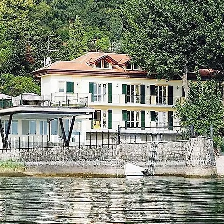 Sleeps 4 Pool Wifi * Meina