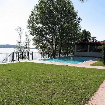 Sleeps 4 Pool Wifi Appartement