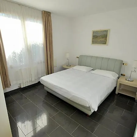 Sleeps 4 Pool Wifi